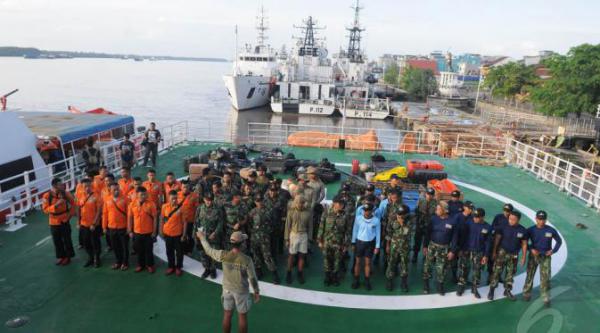 Aksi Penyelam TNI AL Pertaruhkan Nyawa Temukan Ekor AirAsia