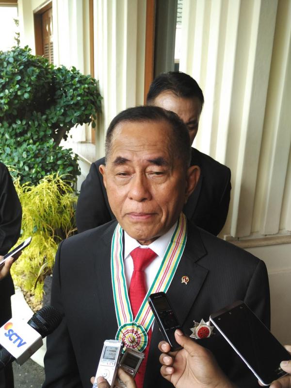 Menhan dan Panglima TNI Dapat Bintang Yudha Dharma Utama