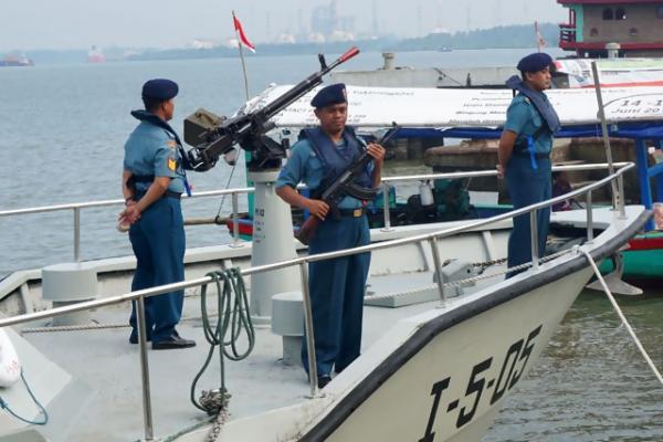 TNI-AL Tangkap Gerombolan Perompak di Selat Malaka