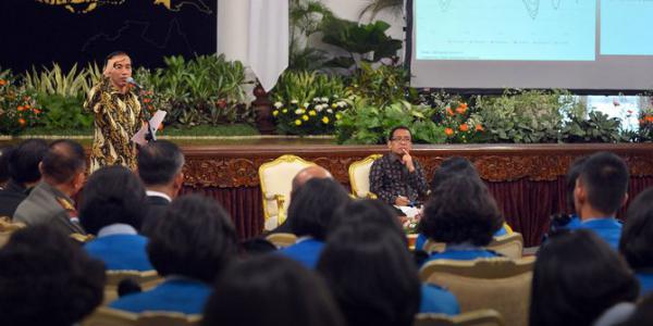 Duduk di Antara Obama dan Putin, Jokowi Ingin Tunjukkan Indonesia Negara Besar