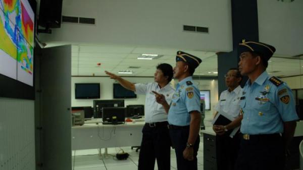 TNI Teken MoU dengan BMKG Dukung Keselamatan Penerbangan di Bandara