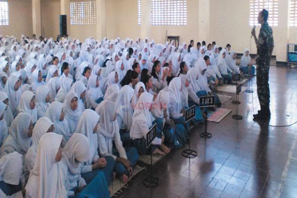 Siswi SMKN 7 Antusias Gabung TNI AD