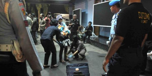 TNI AU gagalkan keberangkatan enam calon TKI ilegal di Kupang