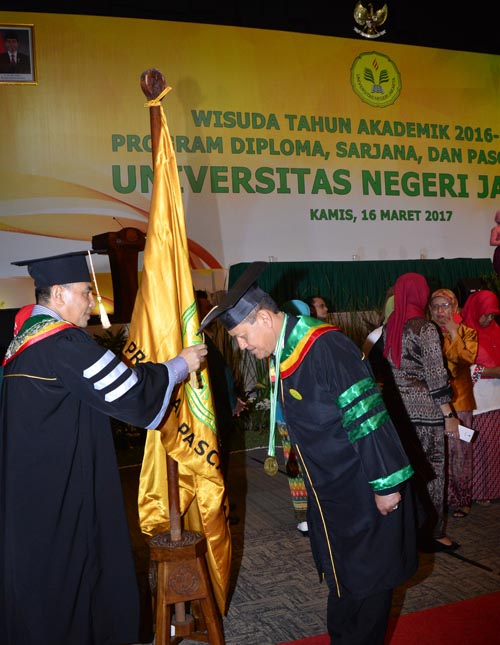 160317 Sekjen Wisuda @ UNJ