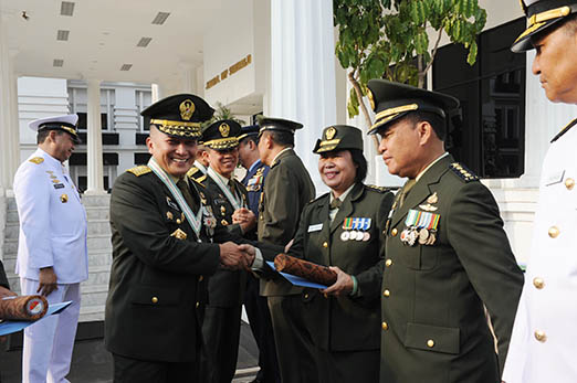 051018 HUT TNI 73